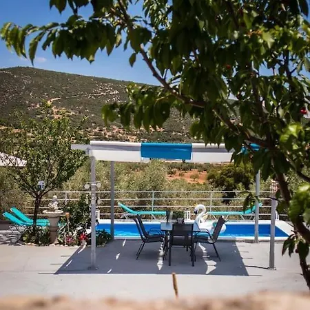 Artemis Hébergement de vacances Fregkena